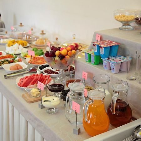 Voyage Hotel Бішкек Екстер'єр фото