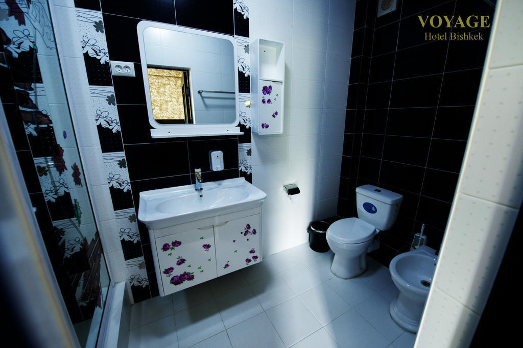 Voyage Hotel Бішкек Екстер'єр фото