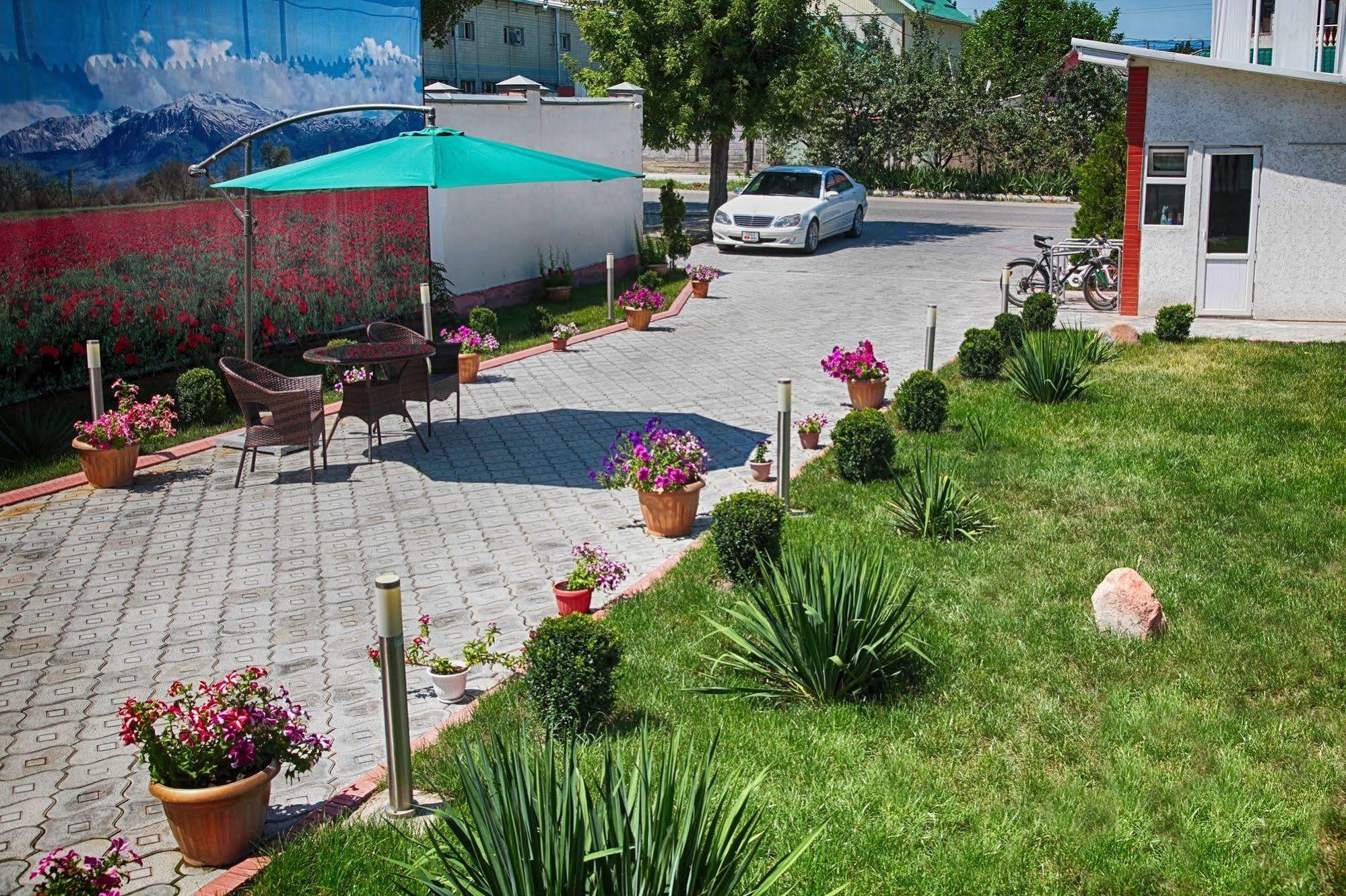 Voyage Hotel Бішкек Екстер'єр фото
